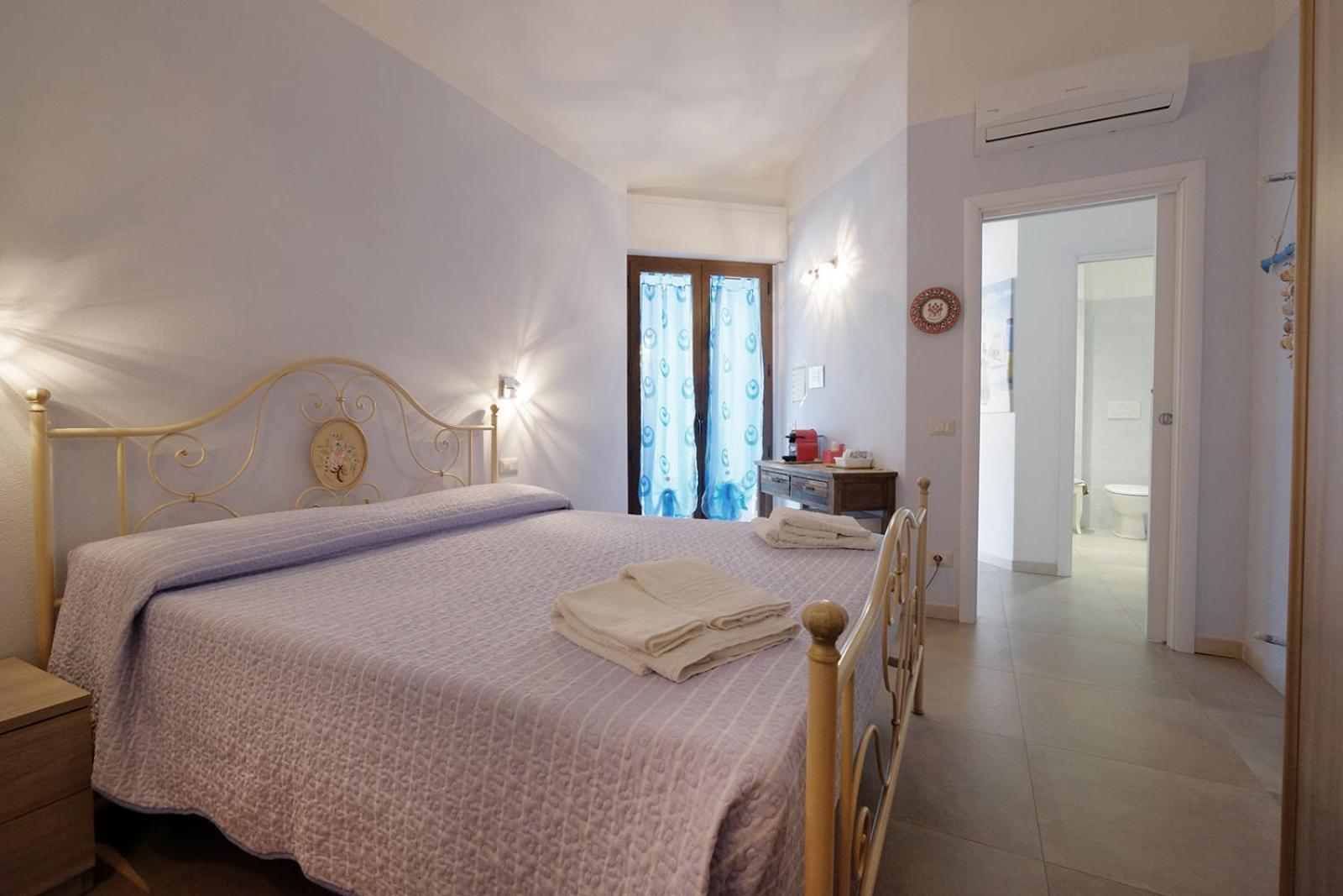 Casa Azzurra - Blue House Hotel Теулада Екстериор снимка