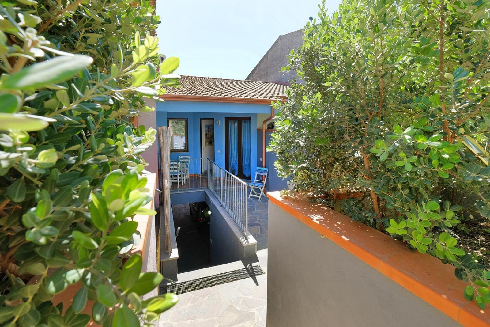 Casa Azzurra - Blue House Hotel Теулада Екстериор снимка